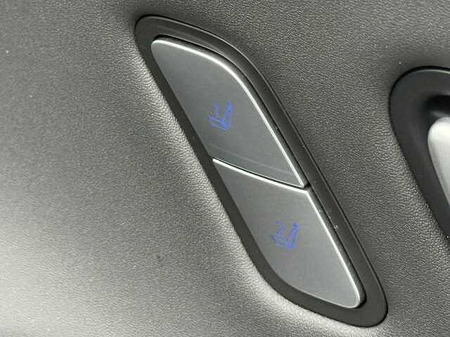 Hyundai KONA 1.6T 138 Ultimate 5dr DCT Silver