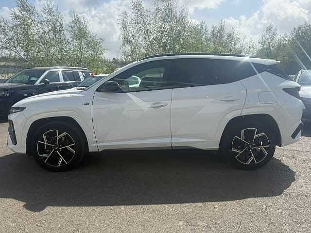 Hyundai TUCSON 1.6T Hybrid N Line 5dr Auto White