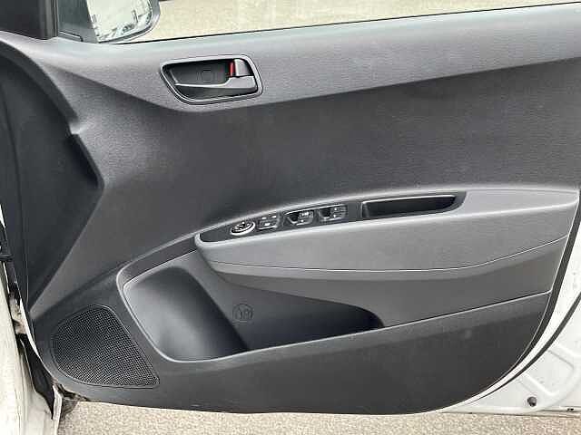 Hyundai i10 1.2 SE 5dr Auto