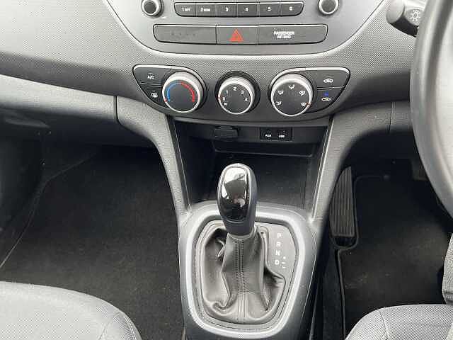 Hyundai i10 1.2 SE 5dr Auto